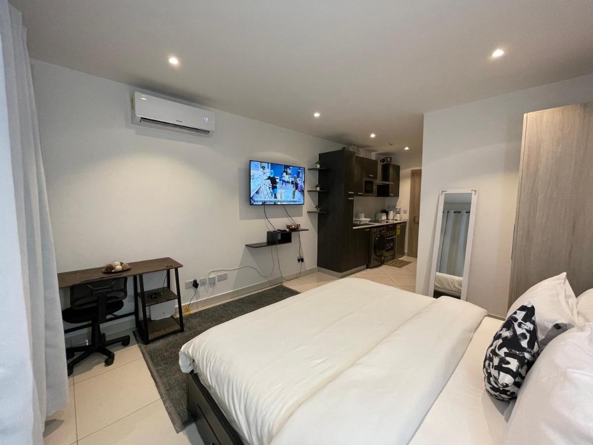 The Lennox Luxury Suites & Apartments Accra Esterno foto