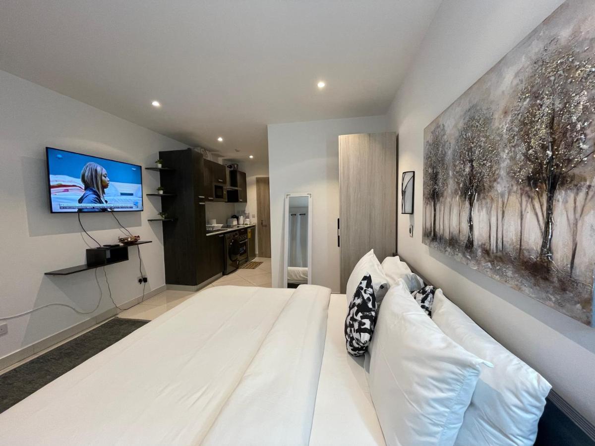 The Lennox Luxury Suites & Apartments Accra Esterno foto