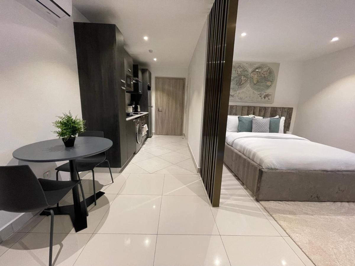 The Lennox Luxury Suites & Apartments Accra Esterno foto