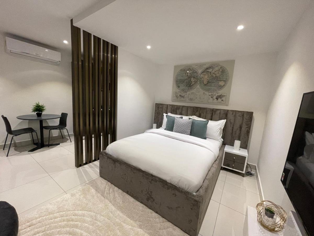 The Lennox Luxury Suites & Apartments Accra Esterno foto