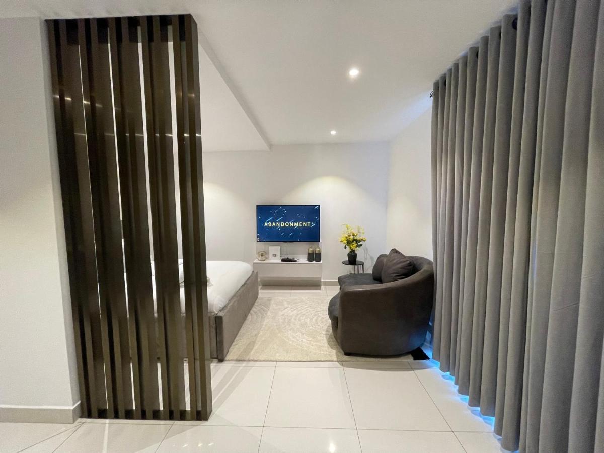 The Lennox Luxury Suites & Apartments Accra Esterno foto