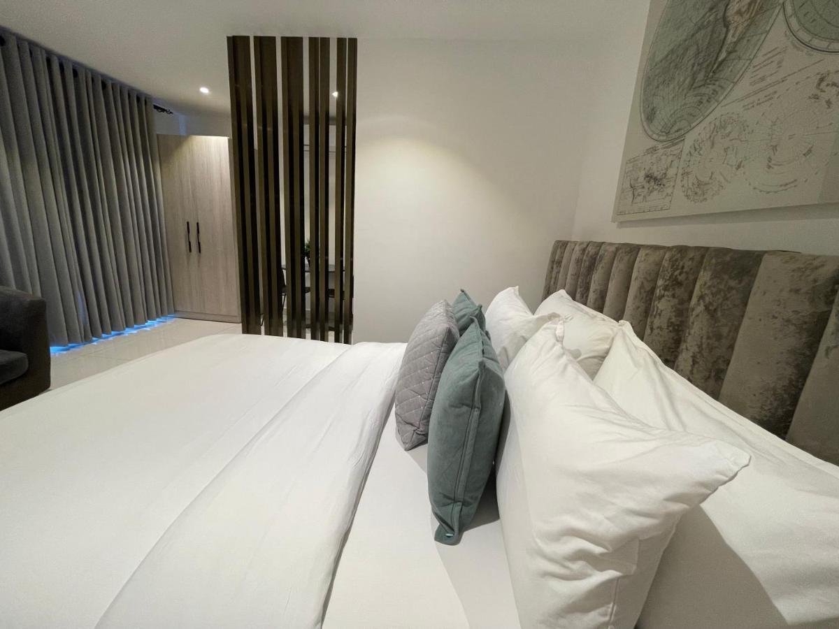The Lennox Luxury Suites & Apartments Accra Esterno foto