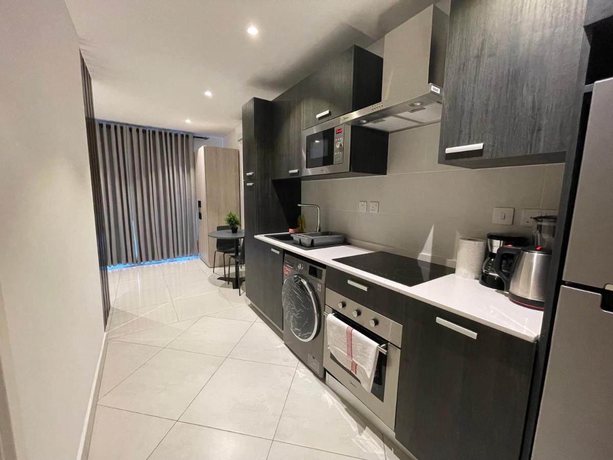 The Lennox Luxury Suites & Apartments Accra Esterno foto