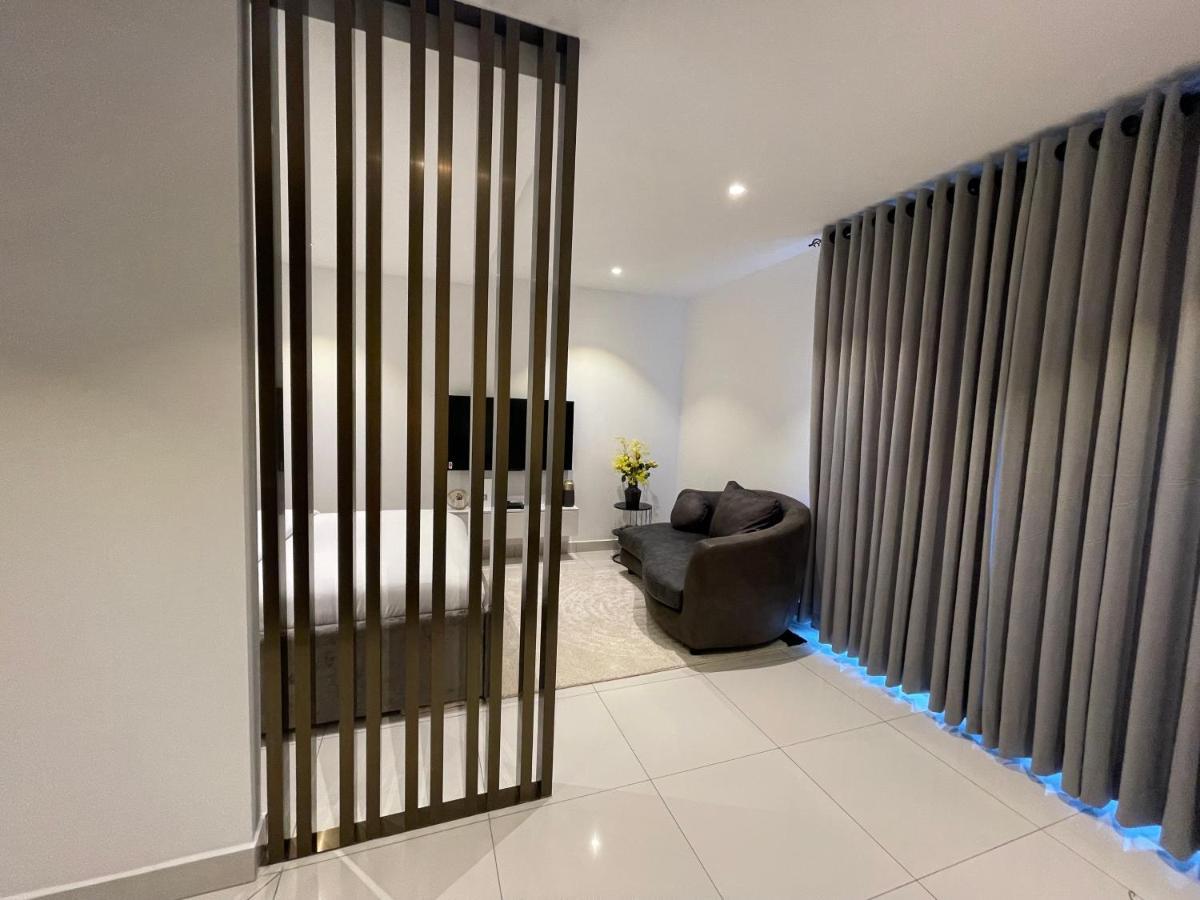 The Lennox Luxury Suites & Apartments Accra Esterno foto
